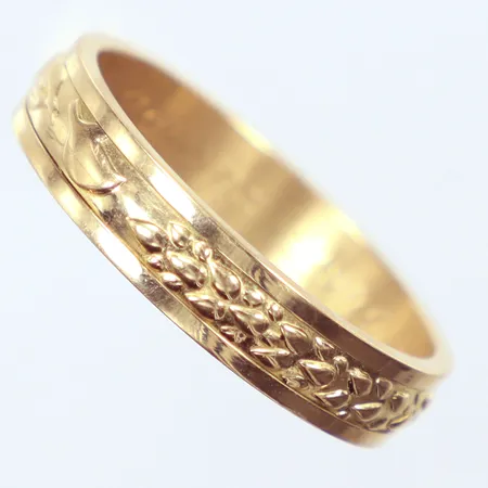 Ring Ø21½, gravyr, 18k Vikt: 7 g
