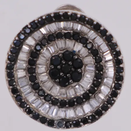 Ett örhänge med vita och svarta stenar, Ø20,5mm, en sten saknas, udda, silver 925/1000 Vikt: 4,7 g