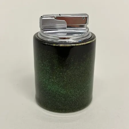 Bordständare Carl-Harry Stålhane Rörstrand grön keramik, höjd 8cm, ej funktionstestad Skickas med paket.