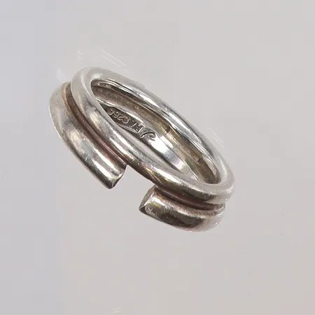 Ring, stl 18½, bredd 6mm, defekt, Silver 925/1000 Vikt: 9,2 g