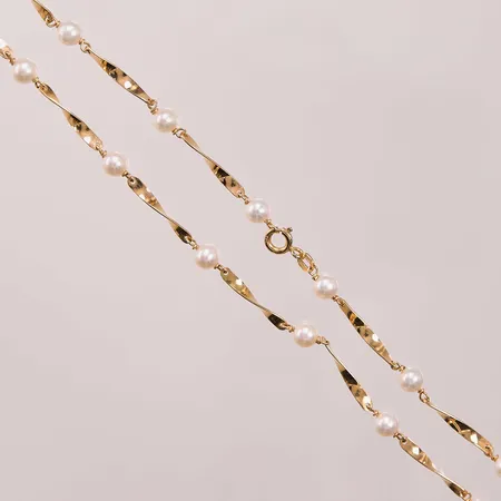 Collier, 46cm, odlade sötvattenspärlor ca 6mm, 18K 10,5g.