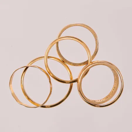 6 Ringar, gravyr, 18K 18,8g.