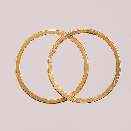 2 Ringar, gravyr 20K 3,2g.