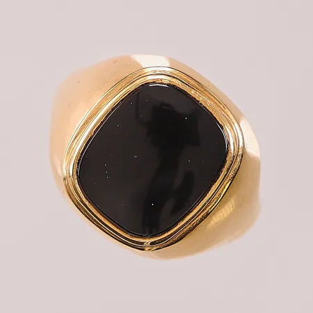Klackring, Ø20½, bredd:17mm, onyx, fattning i 18K, skena i 23K 11,5g.