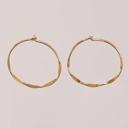 Ett par örhängen, 22mm, 18K 1,0g.