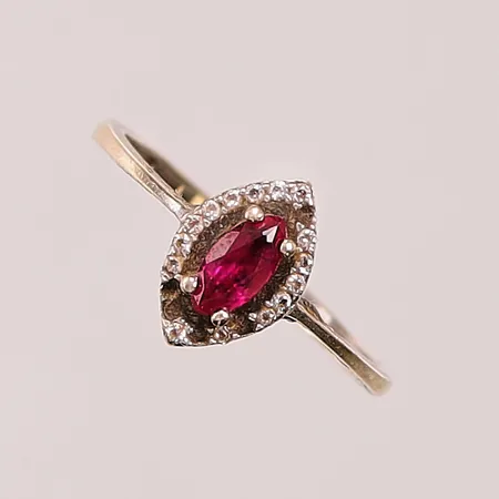 Ring, skev, stenar, 14K 1,7g.
