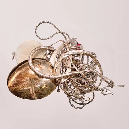 Diverse silversmycken, defekt, 830/1000 Silver 80,4g.