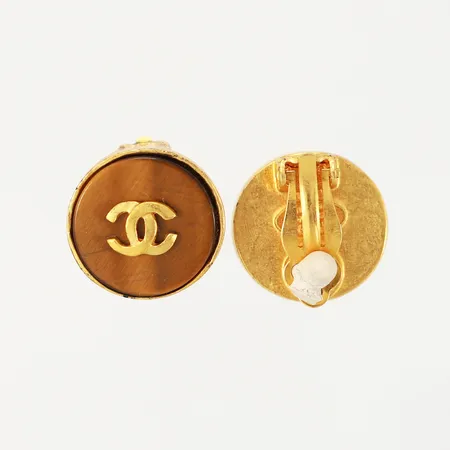 Ett par örhängen, Chanel med CC logo, Ø18mm, nummer:95A, clips, gulmetall, viss ärgad/missfärgad metall, originalask