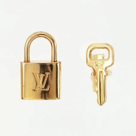 Manschettknappar, Louis Vuitton, 10x20mm, 13x23mm, förgyllt silver 925/1000, originalfodral, 65x80mm, vikt: 15,0 gram Vikt: 15 g