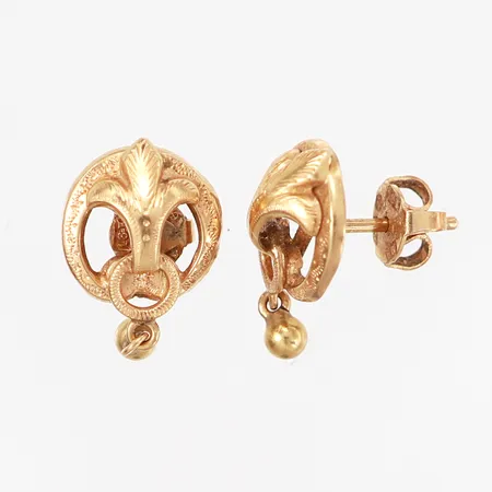 Ett par örhängen med genombruten dekor, 17x11mm, 18K Vikt: 1,9 g