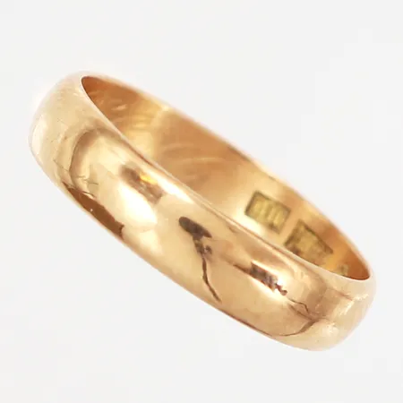 Ring slät, stl 18, bredd: 4,5mm, gravyr, 18K Vikt: 3,8 g