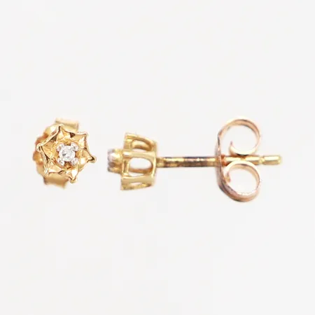 Ett par örhängen med diamanter 2x0,005ct, Ø4mm, 18K Vikt: 0,7 g