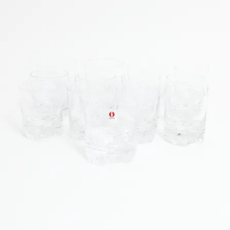 Nio selterglas Ø70mm, Höjd: 85mm, fyra whiskeyglas Ø80mm, höjd:90mm Iitalla Skickas med postpaket.