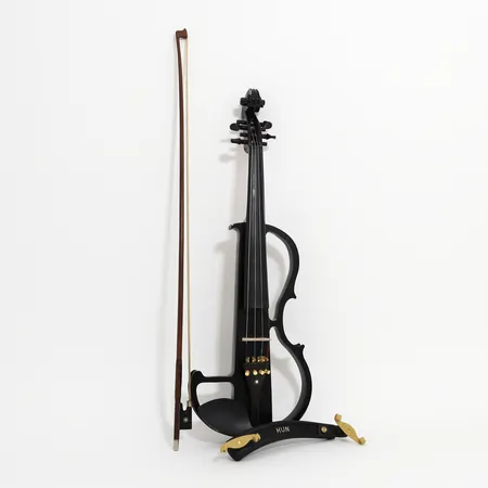 Elektrisk violin VPU-300, lite skav märken, halsstöd KUN 4/4, stråke i fodral Skickas med postpaket.