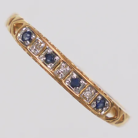 Ring, diamanter 3 x ca0,005ct, safirer, stl 19¾, bredd 1,8-3,3mm, 18K  Vikt: 1,8 g