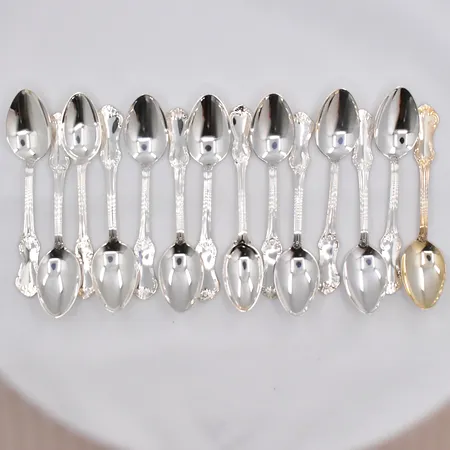 14 kaffeskedar ca 12,5cm, modell Patricia, MEMA, schatull, silver Vikt: 236,5 g