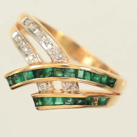 Ring, gröna stenar, diamanter 12 x ca 0,01ct, stl 18½, bredd 3-11mm, saknar sten, 18K Vikt: 4,9 g
