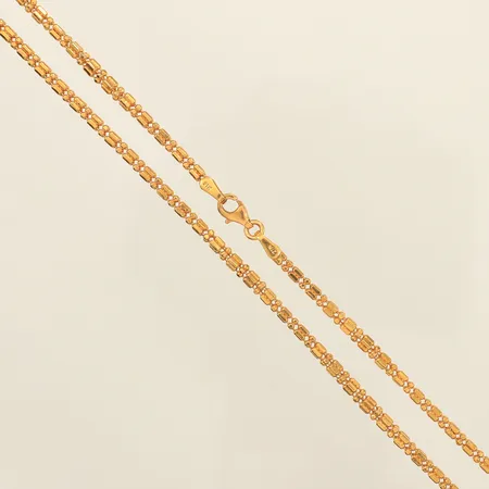 Collier, längd ca 45cm, bredd 2,5mm, något skev länk, 21K Vikt: 12,8 g