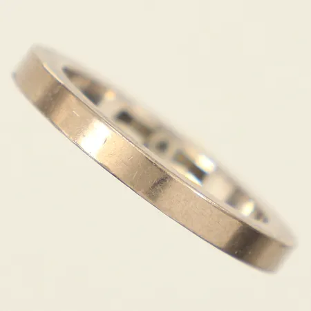 Ring, stl 17, bredd 2,4mm, vitguld, 18K Vikt: 6 g
