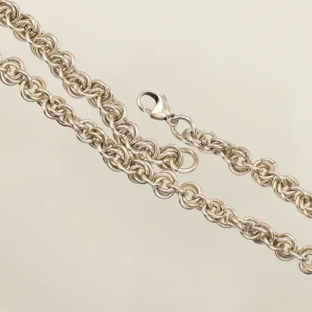 Kedja ca 52cm, bredd ca 6,5mm, defekt lås, 925/1000 silver Vikt: 51,8 g