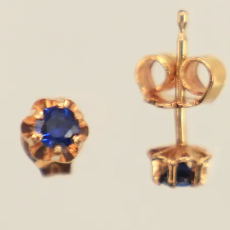 Ett par örhängen, blå stenar, Ø4mm, 18K Vikt: 0,9 g