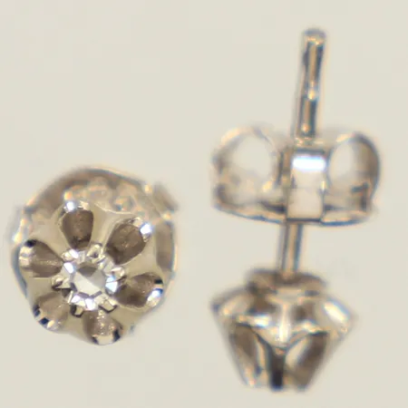 Ett par örhängen, diamanter 2 x ca 0,02ct,  Ø4,7mm, Palmberg Karl-Erik, år 1945, vitguld, 18K  Vikt: 1,3 g