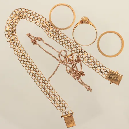 Tre ringar, armband, kedja, defekt, gravyr, 18K Vikt: 22,7 g