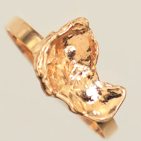 Ring, stl 17½, bredd 8,8mm, BEH Bengt Hallberg Guldsmeds AB, år 1981, 18K  Vikt: 1,9 g