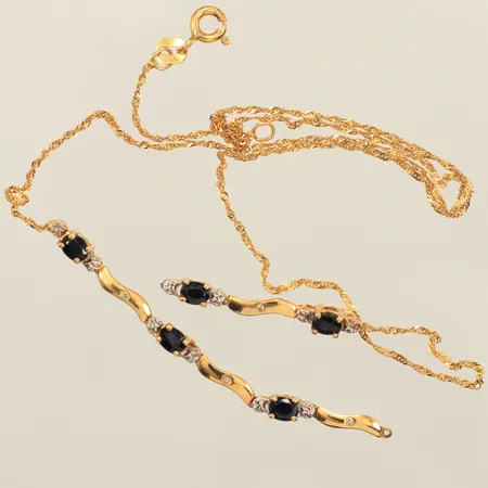 Collier, diamanter 4x ca 0,005ct, defekt, knutar, 18K  Vikt: 4 g
