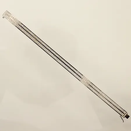 Armband, längd 18,5cm, bredd 8mm, 835/1000 silver Vikt: 16,8 g