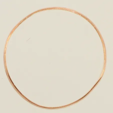 Ring, stl 18¾, bredd 4,7mm, skev, 14K  Vikt: 1,8 g