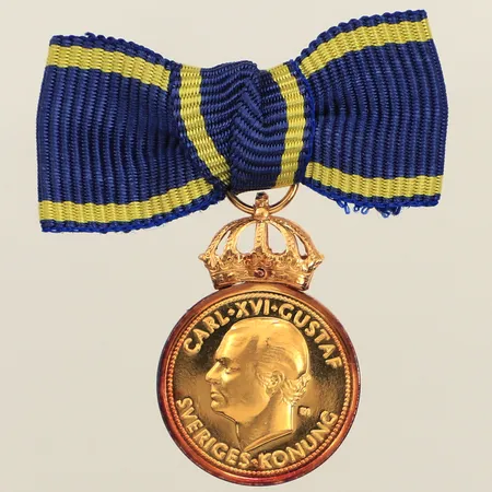 Medalj, Ø15,7mm, För nit och redlighet i rikets tjänst, gravyr, ram samt krona i 18K/23K bruttovikt: 5,1g Vikt: 5,1 g