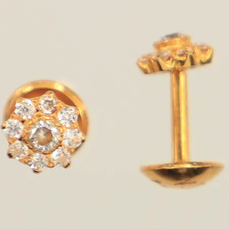 2 piercingar, vita stenar, Ø5,7mm, längd 9,5mm,  22K  Vikt: 1,4 g