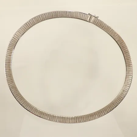 Collier ca 41cm, bredd ca 8mm,  830/1000 silver Vikt: 42,8 g