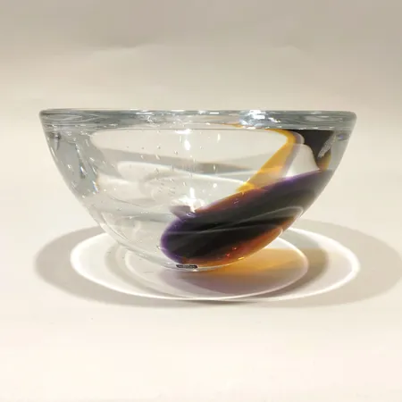 Skål, Vitreum Crystal, Vadstena Sweden, Mikael Kenlind, VV1537.2.28.39, Ø18cm,  signerad samt etikettmärkt