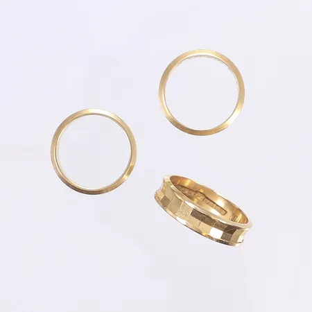Tre ringar, gravyr, 18K Vikt: 14,9 g