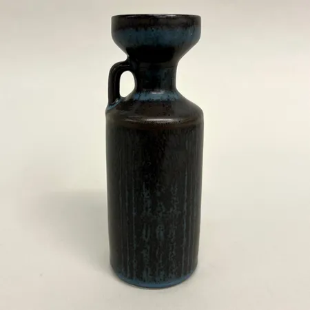Hänkelvas Gunnar Nylund Rörstrand märkt NSB keramik, höjd14cm, smärre tillverkningsdefekt