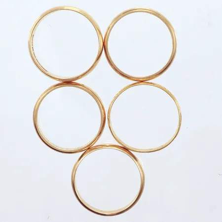 5 släta ringar, 18k  Vikt: 28,4 g