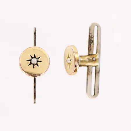 Ett par kragknappar, Ø8mm, odlade pärlor, delvis förgyllda, 830/1000 silver Vikt: 1,8 g