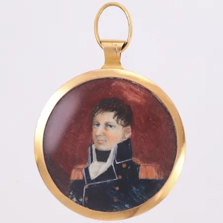 Miniatyrporträtt, man i uniform, 60x42mm, ram i guldfärgad metall.