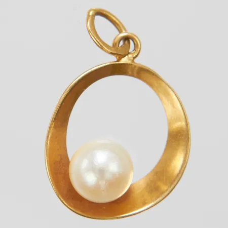 Hänge, odlad pärla, längd 22mm, inkl ögla, bredd 3,5mm, skev, bucklig, 18K Vikt: 1,1 g