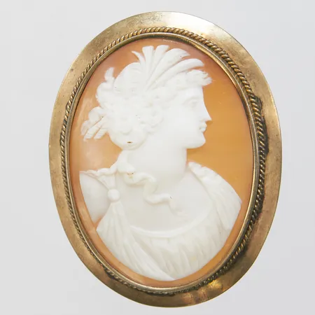 Brosch camé, längd ca 60mm, bredd 48mm,  Harbeck E, år 1917, 830/1000 silver, bruttovikt: 16,9g.