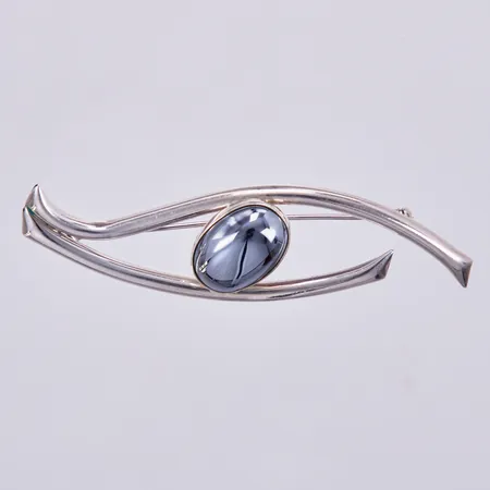 Brosch med hematit, längd ca 7,5cm, bredd ca 2,2mm, silver 925/1000  Vikt: 9,7 g