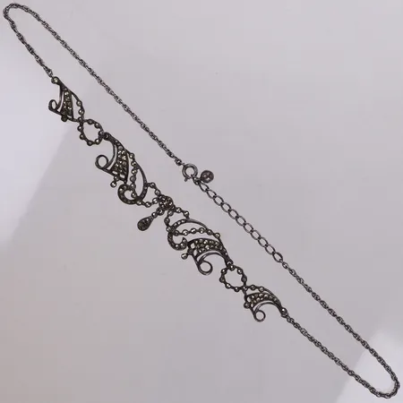 Collier med markasiter, ställbar längd 39-43,5cm, bredd 2,2-14,5mm, svensk importstämpel, silver 830/1000 Vikt: 14,9 g