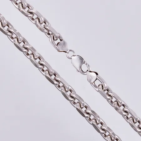 Kedja Ankarlänk, längd: ca 50cm, bredd: ca 3-8mm,925/1000 silve Vikt: 115,7 g