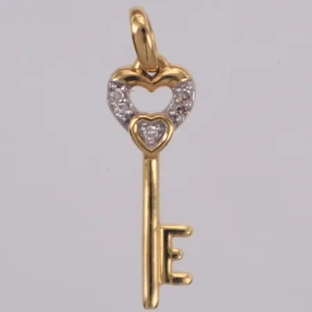 Hänge nyckel med diamanter 5xca0,005ct åttkantslipade, längd 19,3mm, bredd 5,6mm, 18K  Vikt: 0,6 g