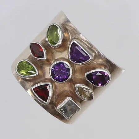 Ring med färgade stenar, stl 19¼, bredd 9-20mm, Silver 925/1000 Vikt: 11,9 g