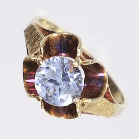 Ring med blå sten, stl 17¼, bredd 2-11mm, missfärgad, 14K Vikt: 3,1 g