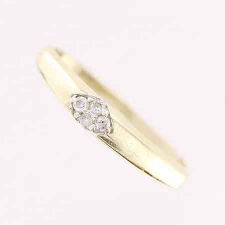 Ring stl 20½, vita stenar, skev skena, hack/slitage,  14K Vikt: 1,7 g