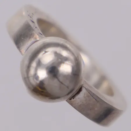 Ring, Isabel Lennse, stl 16¼, bredd 3,9-10mm, silver 925/1000 Vikt: 9,7 g